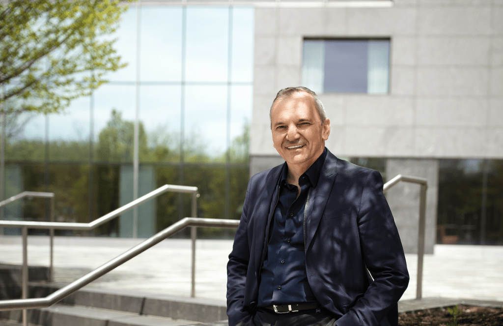 Maksim Grinberg in the shade in NYC