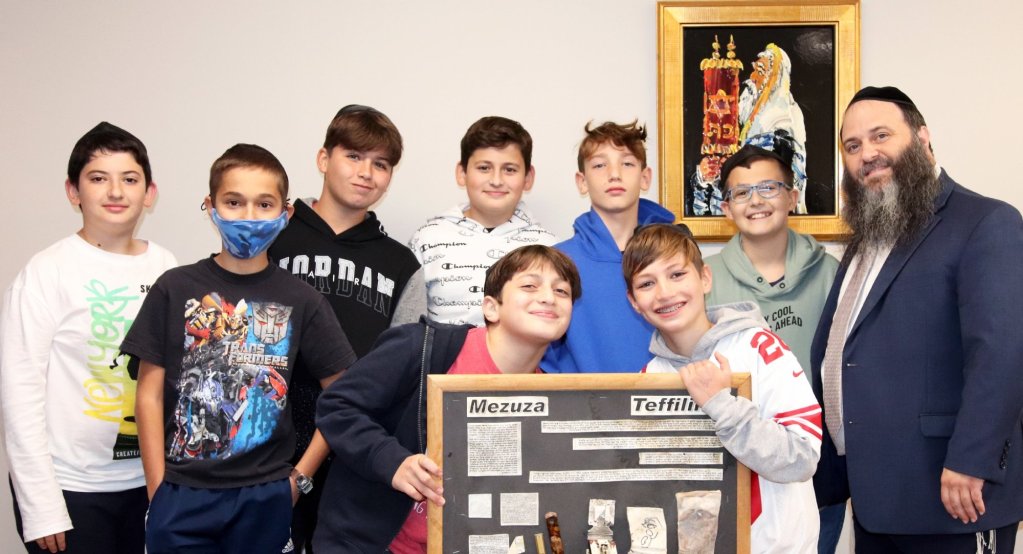 Maksim Grinberg supports Chabad Manhattan Beach